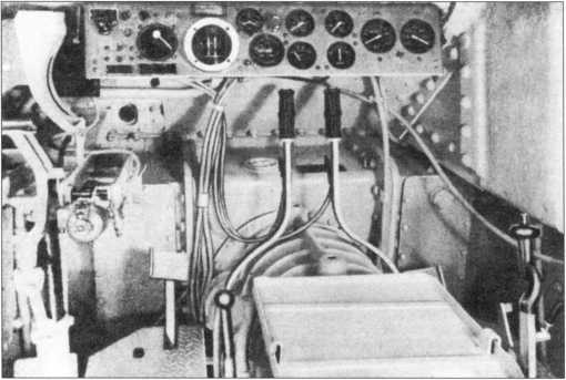 Иллюстрация к книге — «Трехэтажный» американец Сталина. Танк М3 «Генерал Ли» / «Генерал Грант» [i_040.jpg]