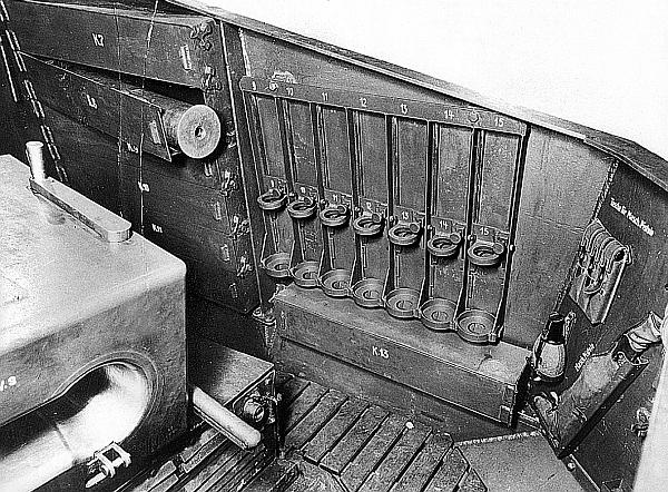 Иллюстрация к книге — «ЯгдТИГР» и другие истребители танков [_04.jpg]