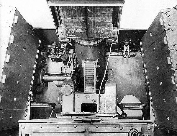 Иллюстрация к книге — «ЯгдТИГР» и другие истребители танков [_05.jpg]