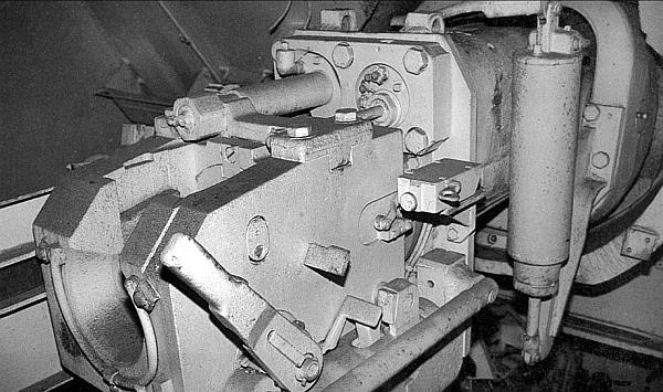 Иллюстрация к книге — «ЯгдТИГР» и другие истребители танков [_110.jpg]