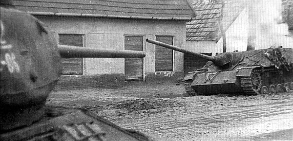 Иллюстрация к книге — «ЯгдТИГР» и другие истребители танков [_115.jpg]