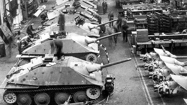 Иллюстрация к книге — «ЯгдТИГР» и другие истребители танков [_122.jpg]