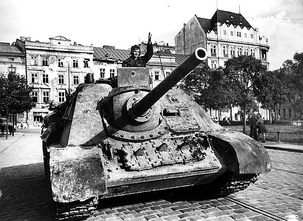 Иллюстрация к книге — «ЯгдТИГР» и другие истребители танков [_147.jpg]