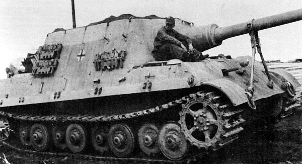 Иллюстрация к книге — «ЯгдТИГР» и другие истребители танков [_33.jpg]