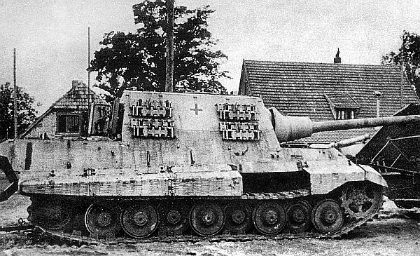 Иллюстрация к книге — «ЯгдТИГР» и другие истребители танков [_40.jpg]