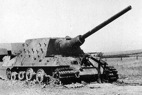 Иллюстрация к книге — «ЯгдТИГР» и другие истребители танков [_51.jpg]