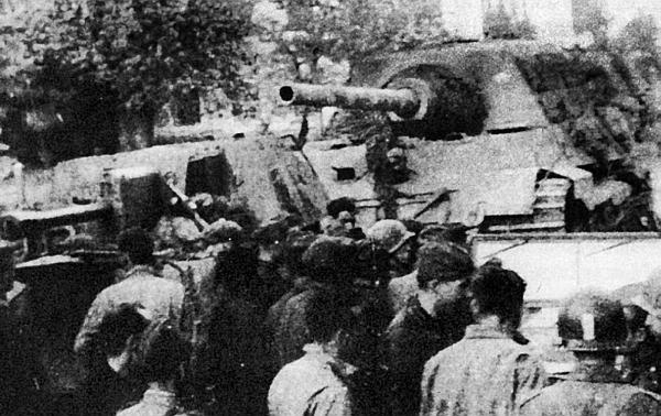 Иллюстрация к книге — «ЯгдТИГР» и другие истребители танков [_52.jpg]