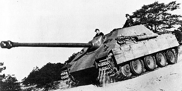 Иллюстрация к книге — «ЯгдТИГР» и другие истребители танков [_57.jpg]