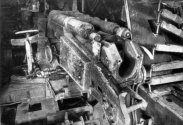 Иллюстрация к книге — «ЯгдТИГР» и другие истребители танков [_68.jpg]