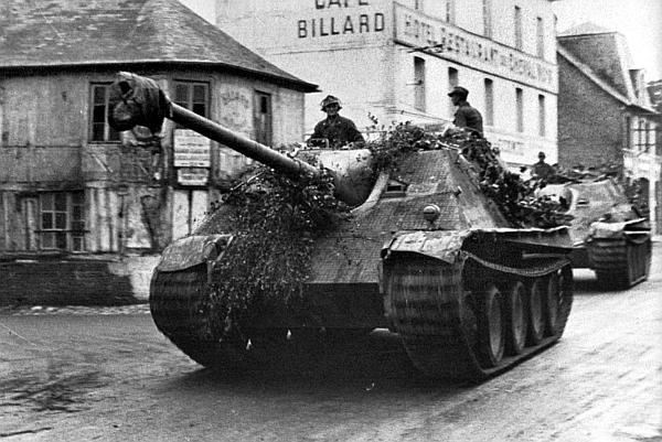 Иллюстрация к книге — «ЯгдТИГР» и другие истребители танков [_78.jpg]