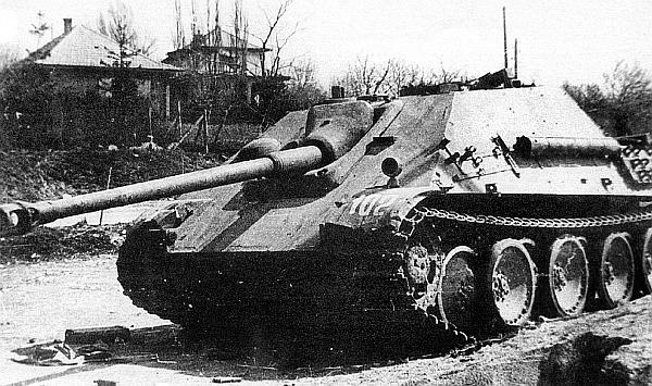 Иллюстрация к книге — «ЯгдТИГР» и другие истребители танков [_87.jpg]