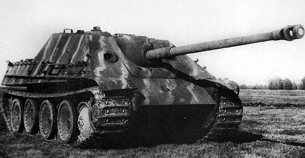 Иллюстрация к книге — «ЯгдТИГР» и другие истребители танков [_93.jpg]