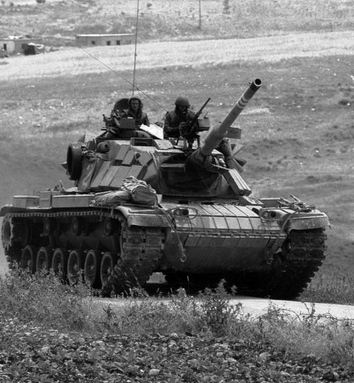 Иллюстрация к книге — Израильские танки в бою [i_037.jpg]