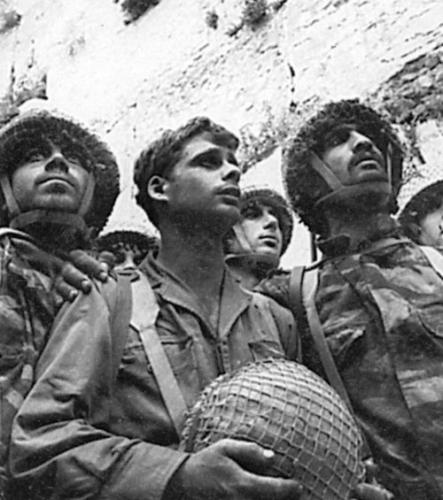 Иллюстрация к книге — Израильские танки в бою [i_100.jpg]