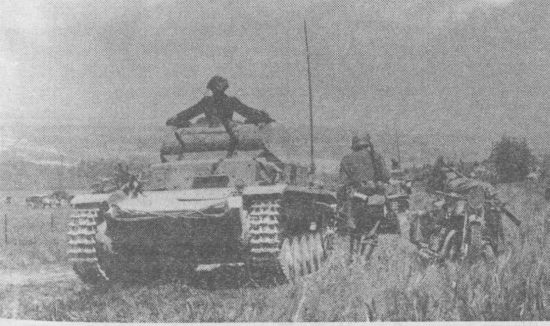 Иллюстрация к книге — Немецкие танки в бою [i_040.jpg]