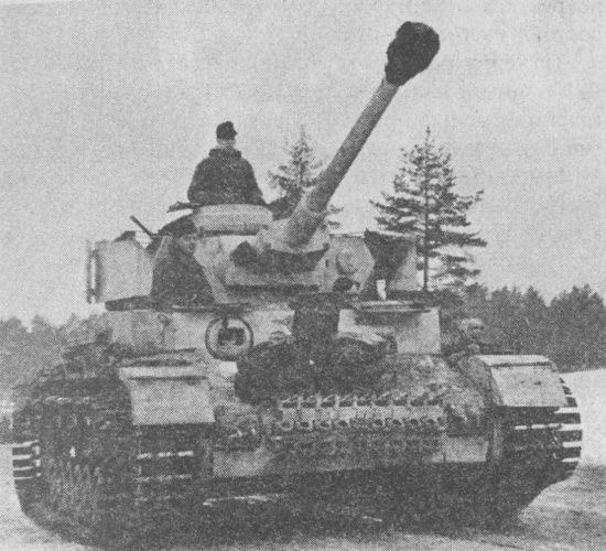 Иллюстрация к книге — Немецкие танки в бою [i_137.jpg]