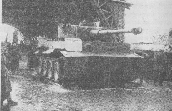 Иллюстрация к книге — Немецкие танки в бою [i_169.jpg]