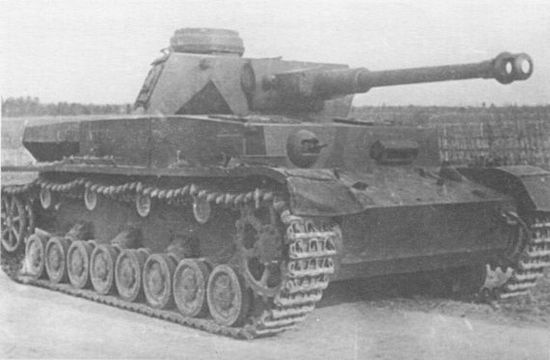 Иллюстрация к книге — Немецкие танки в бою [i_218.jpg]