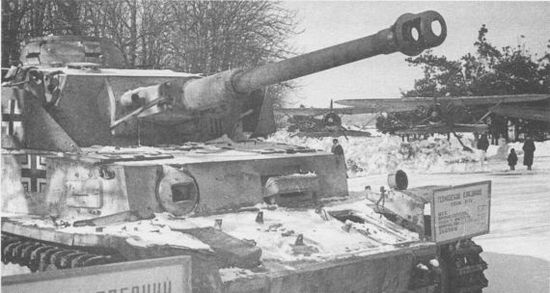 Иллюстрация к книге — Немецкие танки в бою [i_220.jpg]