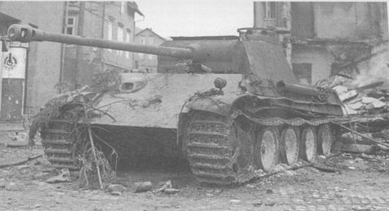 Иллюстрация к книге — Немецкие танки в бою [i_226.jpg]