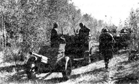 Иллюстрация к книге — Советские танки в бою. От Т-26 до ИС-2 [i_025.jpg]