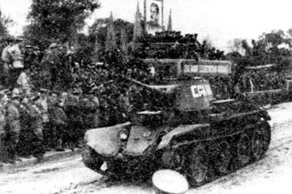 Иллюстрация к книге — Советские танки в бою. От Т-26 до ИС-2 [i_073.jpg]