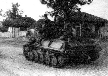 Иллюстрация к книге — Советские танки в бою. От Т-26 до ИС-2 [i_106.jpg]