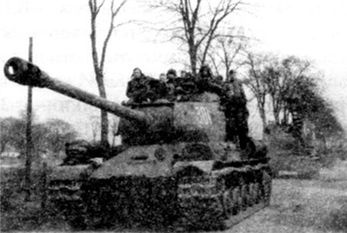 Иллюстрация к книге — Советские танки в бою. От Т-26 до ИС-2 [i_147.jpg]