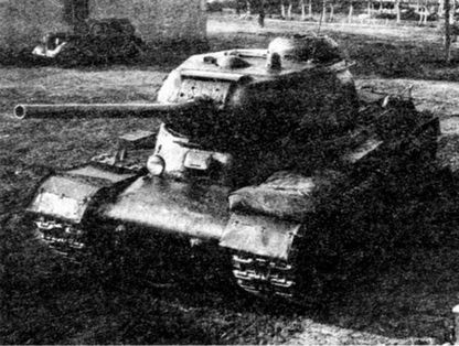 Иллюстрация к книге — Советские танки в бою. От Т-26 до ИС-2 [i_148.jpg]