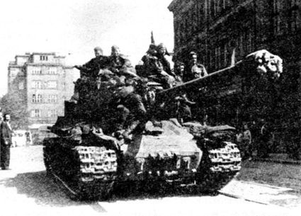 Иллюстрация к книге — Советские танки в бою. От Т-26 до ИС-2 [i_163.jpg]