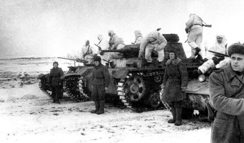 Иллюстрация к книге — Советские танки в бою. От Т-26 до ИС-2 [i_185.jpg]