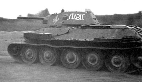 Иллюстрация к книге — Советские танки в бою. От Т-26 до ИС-2 [i_188.jpg]