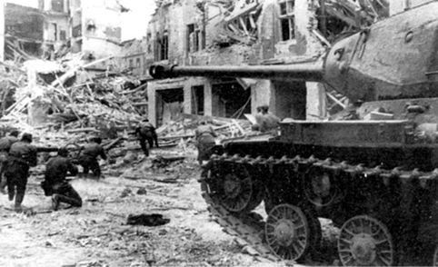 Иллюстрация к книге — Советские танки в бою. От Т-26 до ИС-2 [i_200.jpg]