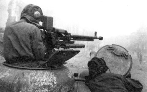 Иллюстрация к книге — Советские танки в бою. От Т-26 до ИС-2 [i_201.jpg]