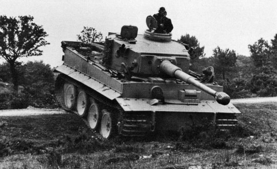 Иллюстрация к книге — Танковые асы Второй Мировой [i_174.jpg]