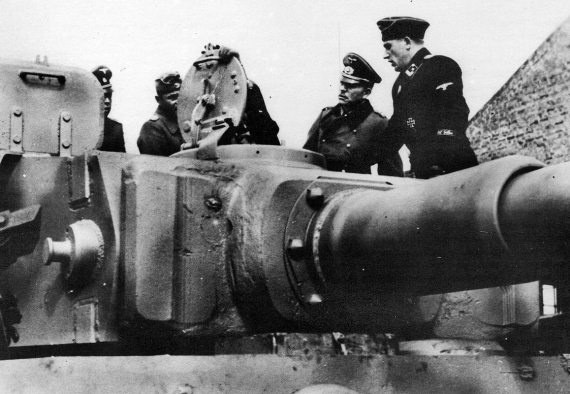 Иллюстрация к книге — Танковые асы Второй Мировой [i_215.jpg]