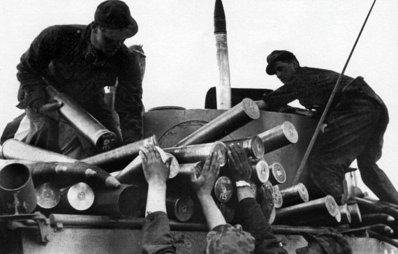 Иллюстрация к книге — Танковые асы Второй Мировой [i_220.jpg]