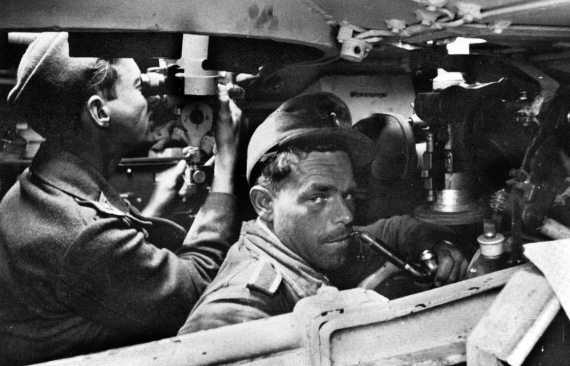 Иллюстрация к книге — Танковые асы Второй Мировой [i_293.jpg]