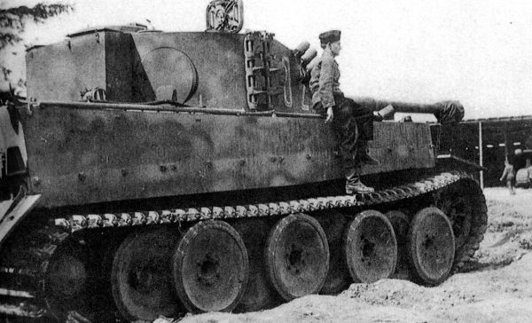 Иллюстрация к книге — Танковые асы Гитлера [i_023.jpg]