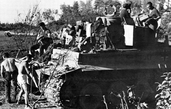 Иллюстрация к книге — Танковые асы Гитлера [i_029.jpg]