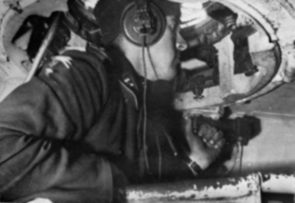 Иллюстрация к книге — Танковые асы Гитлера [i_137.jpg]