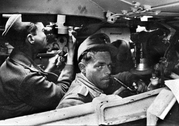 Иллюстрация к книге — Танковые асы Гитлера [i_141.jpg]