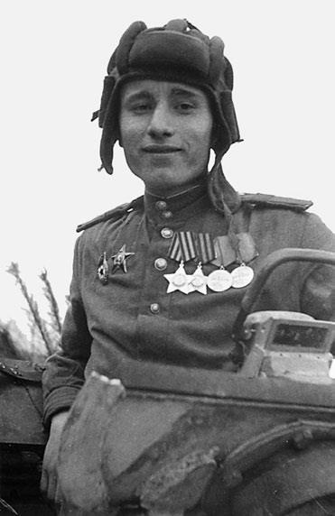 Иллюстрация к книге — Танковые асы Сталина [i_130.jpg]