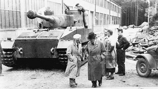 Иллюстрация к книге — Тяжелый танк «Тигр». Смертельное оружие Рейха [i_011.jpg]