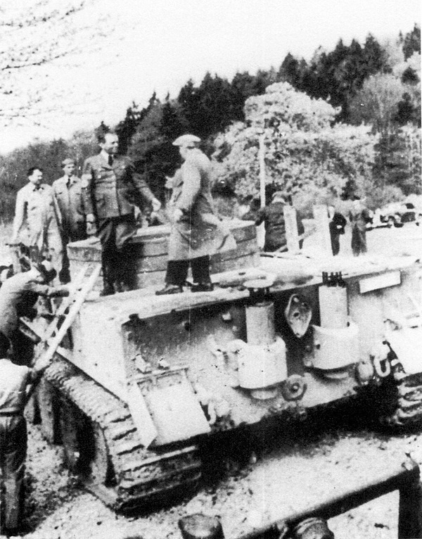 Иллюстрация к книге — Тяжелый танк «Тигр». Смертельное оружие Рейха [i_012.jpg]