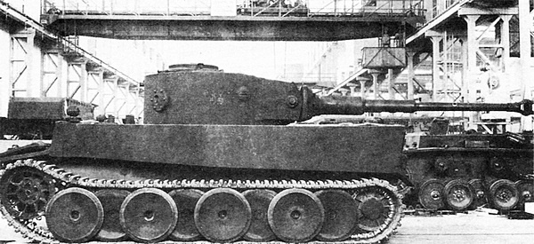 Иллюстрация к книге — Тяжелый танк «Тигр». Смертельное оружие Рейха [i_014.jpg]