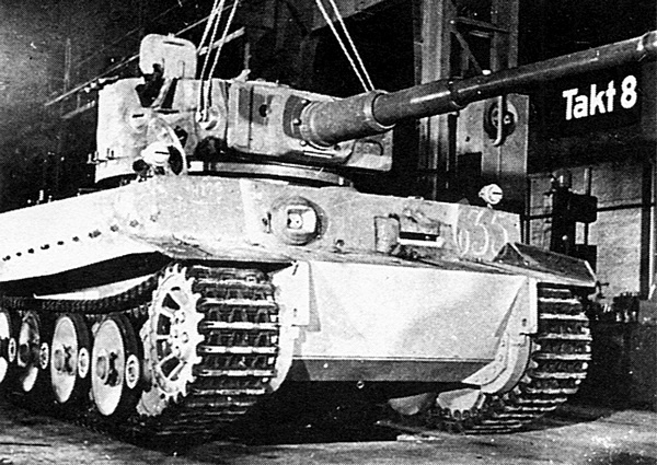 Иллюстрация к книге — Тяжелый танк «Тигр». Смертельное оружие Рейха [i_019.jpg]