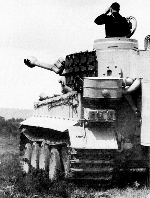 Иллюстрация к книге — Тяжелый танк «Тигр». Смертельное оружие Рейха [i_023.jpg]