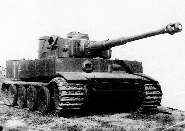 Иллюстрация к книге — Тяжелый танк «Тигр». Смертельное оружие Рейха [i_057.jpg]