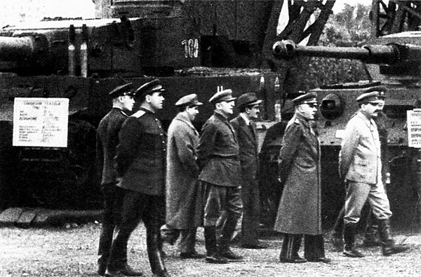 Иллюстрация к книге — Тяжелый танк «Тигр». Смертельное оружие Рейха [i_059.jpg]